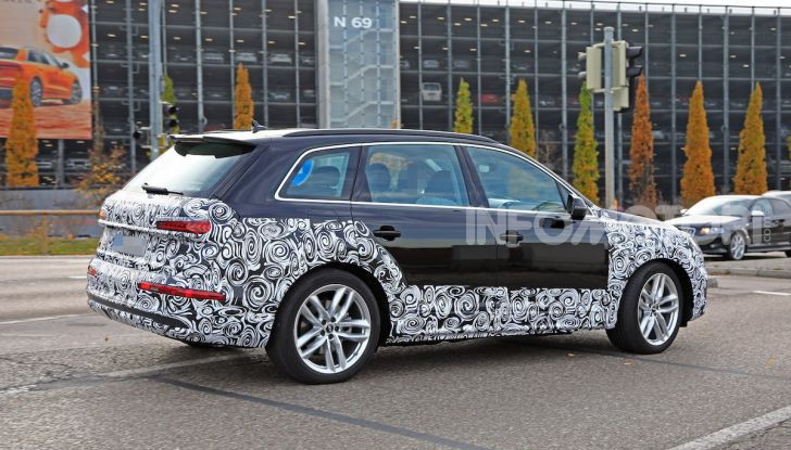 Audi Q7, primi test per la nuova generazione - Foto 25 di 28