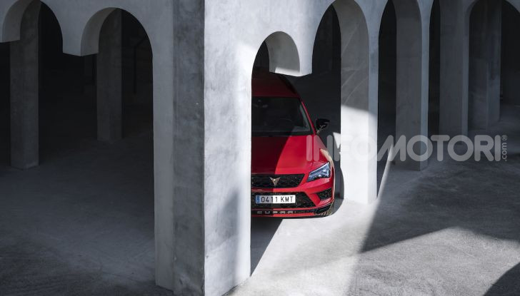 Cupra Ateca: prova su strada del SUV sportivo con 300CV [VIDEO] - Foto 13 di 38