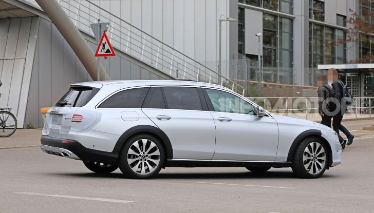 Mercedes Classe E Station Wagon 2020, i dettagli della nuova generazione - Foto 17 di 18