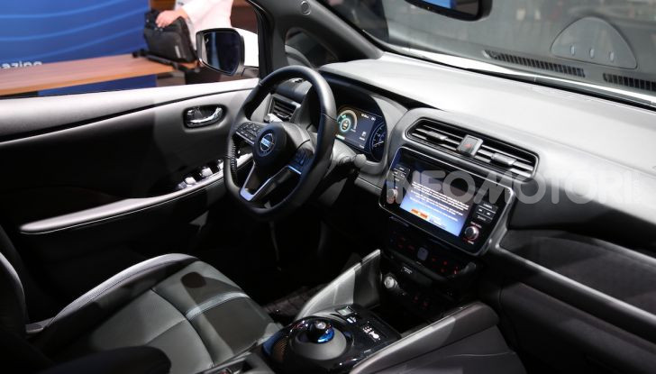 Nissan, le foto dello stand al Salone di Los Angeles 2018 - Foto 4 di 12