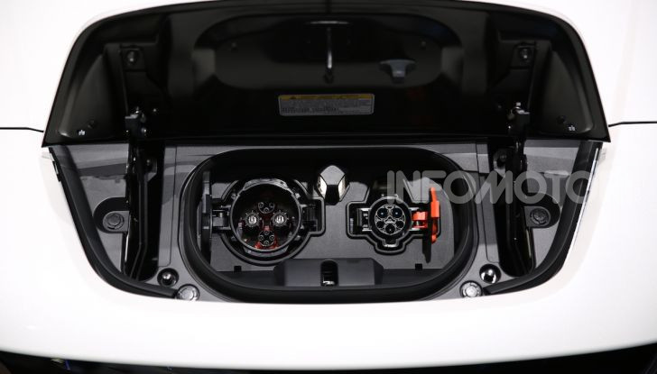 Nissan, le foto dello stand al Salone di Los Angeles 2018 - Foto 8 di 12