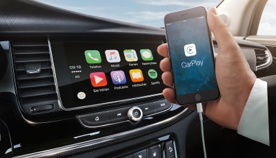 Opel con Apple CarPlay e Android Auto: disponibili Google Maps e Waze