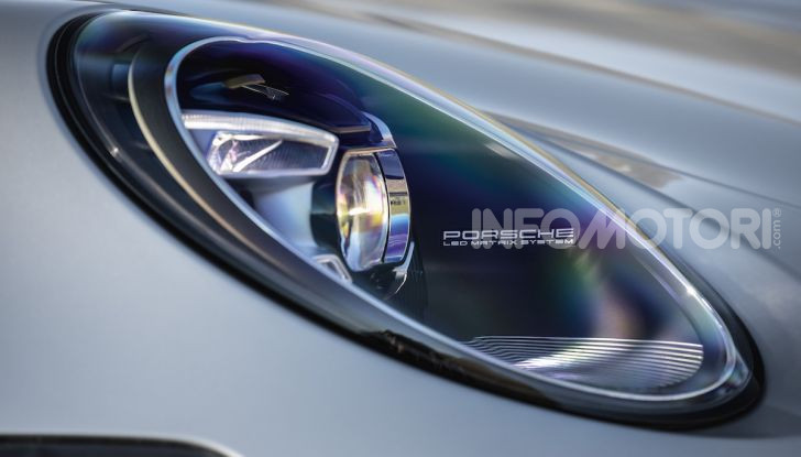 Nuova Porsche 911 992, innovazione e tradizione per la Super 8 - Foto 22 di 29