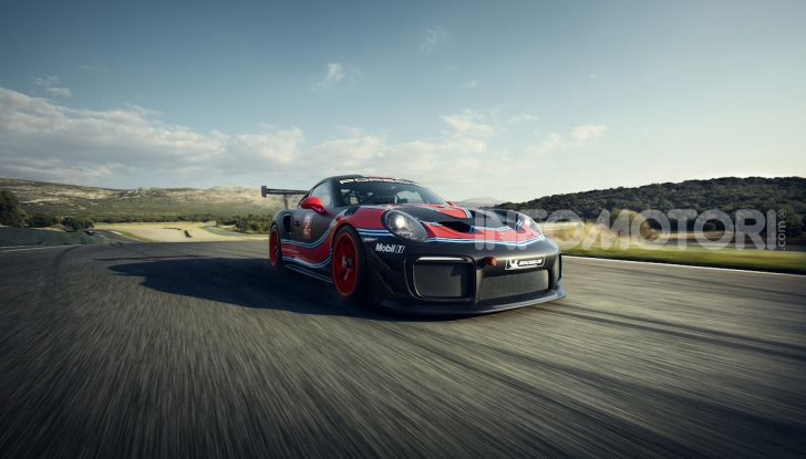 Porsche 911 GT2 RS Clubsport: la supercar da 710CV e 405.000€ - Foto 4 di 14