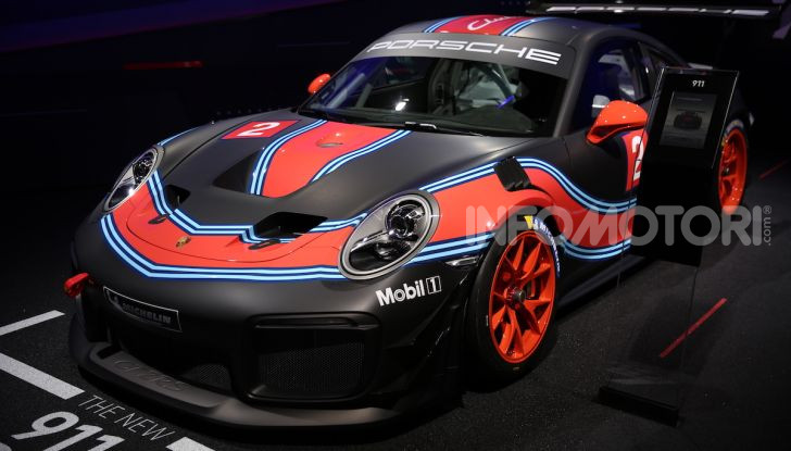 Porsche 911 GT2 RS Clubsport: la supercar da 710CV e 405.000€ - Foto 12 di 14