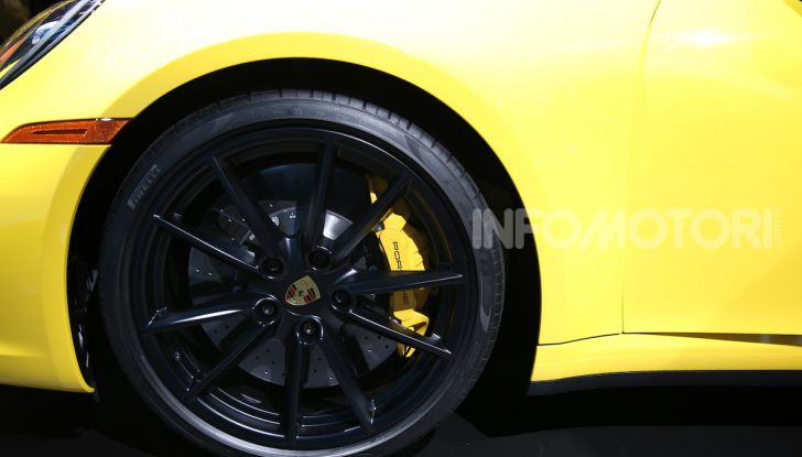 Nuova Porsche 911 992, innovazione e tradizione per la Super 8 - Foto 3 di 29