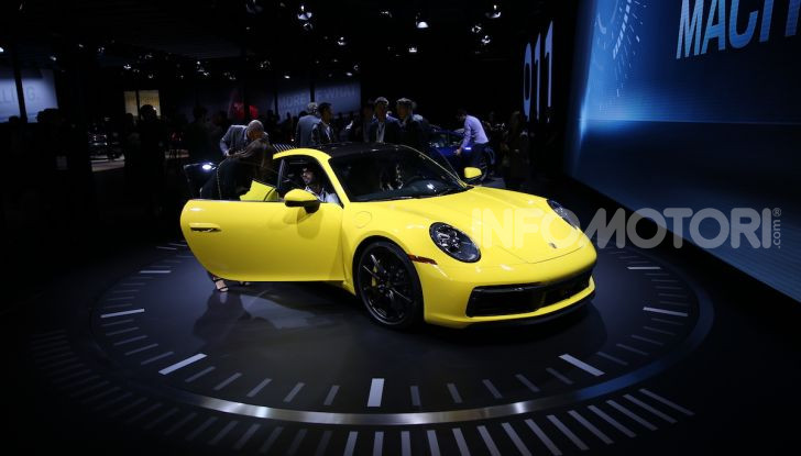 Nuova Porsche 911 992, innovazione e tradizione per la Super 8 - Foto 5 di 29