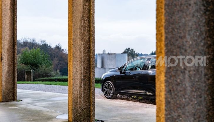 Renault Clio Moschino 2018: la francese più venduta in Italia si veste italiano - Foto 41 di 42