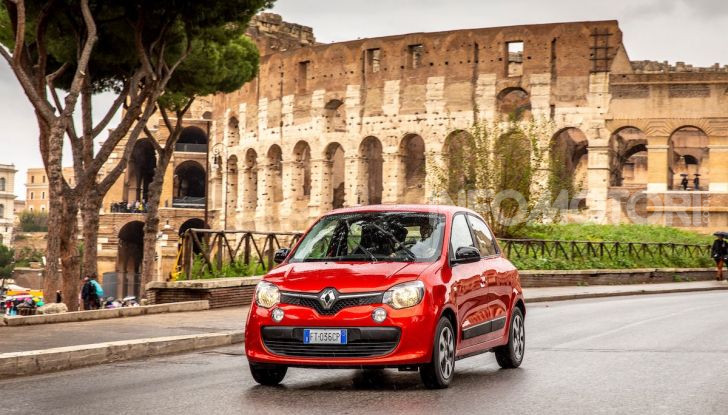 Renault Twingo va in pensione: le citycar francesi saranno solo elettriche - Foto 3 di 12