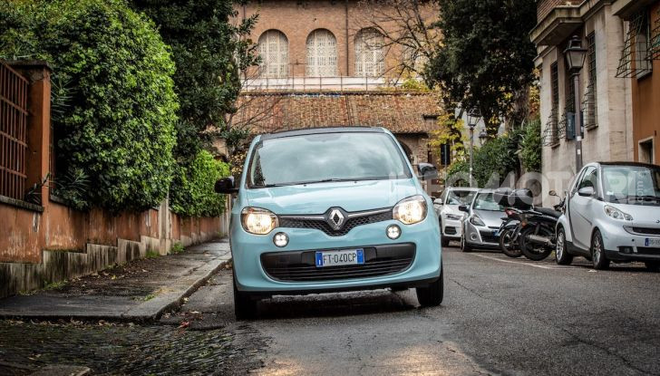 Renault Twingo va in pensione: le citycar francesi saranno solo elettriche - Foto 2 di 12