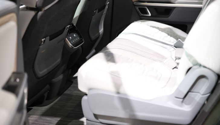 Rivian R1T, il pick-up elettrico da 764 CV - Foto 13 di 32