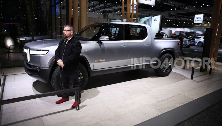 Rivian R1T, il pick-up elettrico da 764 CV - Foto 26 di 32