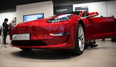 Tesla Model 3: comunicati i prezzi e gli allestimenti per l’Italia