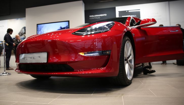 Tesla On Tour, test drive in 18 città italiane dal 19 luglio - Foto 2 di 22