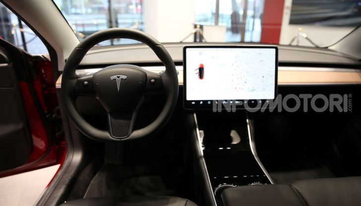 Tesla On Tour, test drive in 18 città italiane dal 19 luglio - Foto 9 di 22