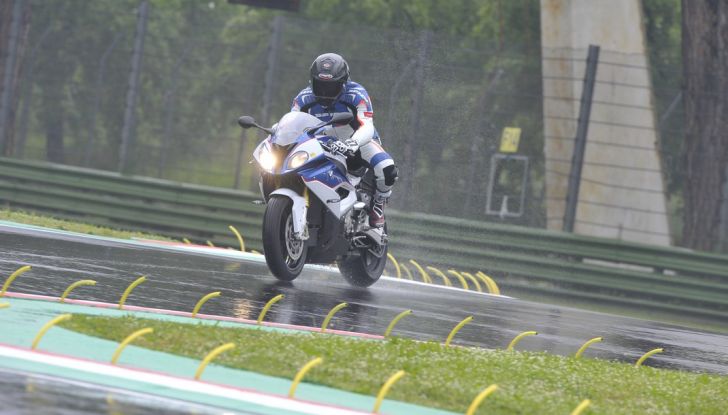 Pirelli SBK Track Days: a Imola con la BMW S1000RR - Foto 2 di 38