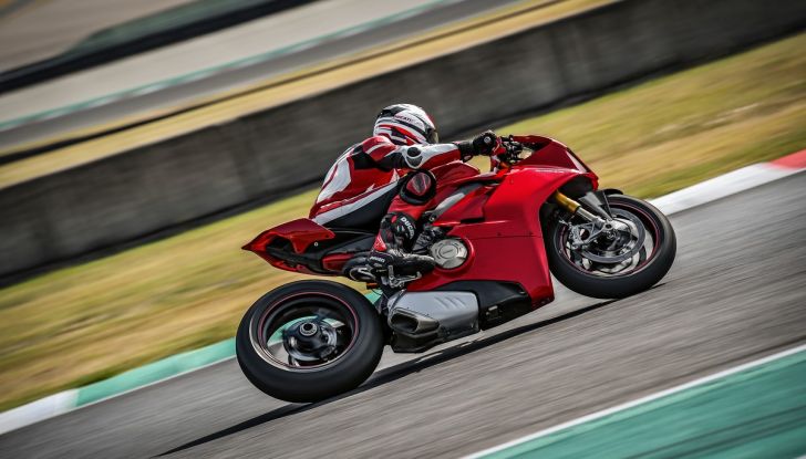 Ducati Panigale V4: tutto quello che c’è da sapere - Foto 11 di 52