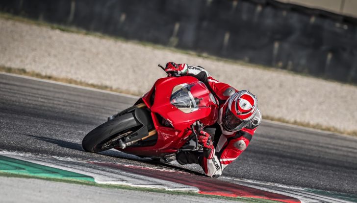 Ducati Panigale V4: tutto quello che c’è da sapere - Foto 12 di 52