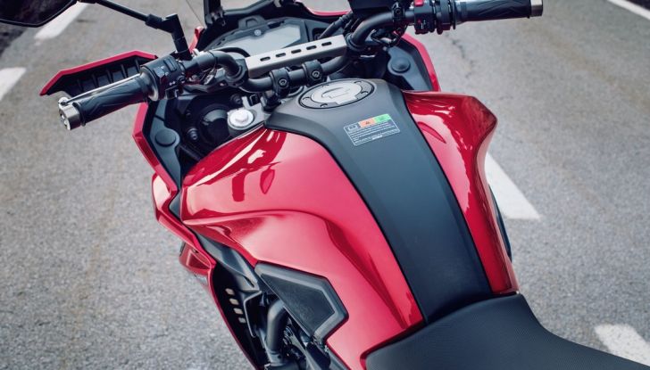 Nuova Yamaha Tracer 700 2016: Caratteristiche, dettagli e video - Foto 21 di 28