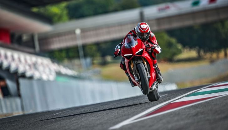 Ducati Panigale V4: tutto quello che c’è da sapere - Foto 14 di 52