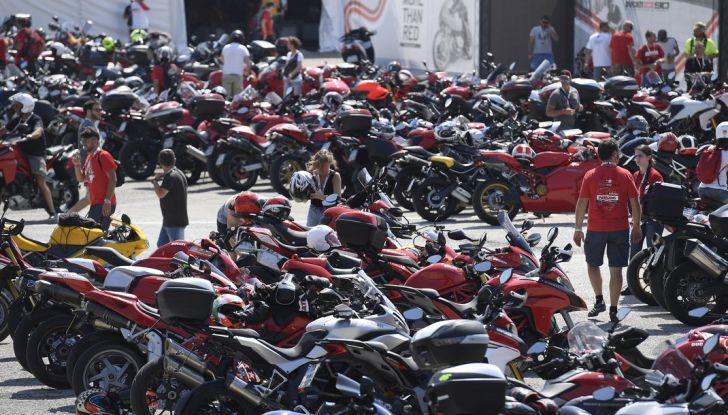 Ducati Supersport 936 2017: come ai vecchi tempi - Foto 14 di 29