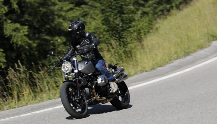 Prova della nuova BMW nineT Scrambler: due ruote selvaggia! - Foto 3 di 22
