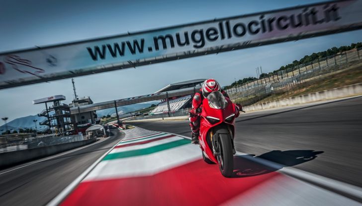 Ducati Panigale V4: tutto quello che c’è da sapere - Foto 18 di 52