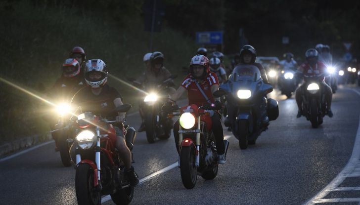 Ducati Supersport 936 2017: come ai vecchi tempi - Foto 17 di 29