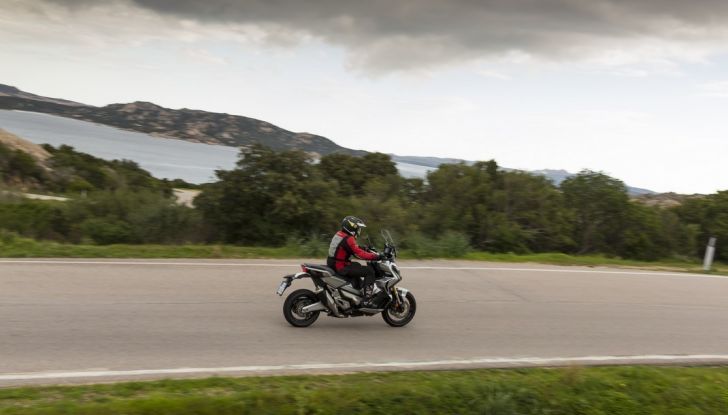 Honda X-ADV, prova su strada: 8 buoni motivi per cui ci è piaciuta - Foto 24 di 35