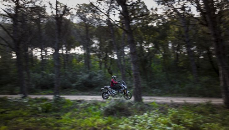 Honda X-ADV, prova su strada: 8 buoni motivi per cui ci è piaciuta - Foto 26 di 35