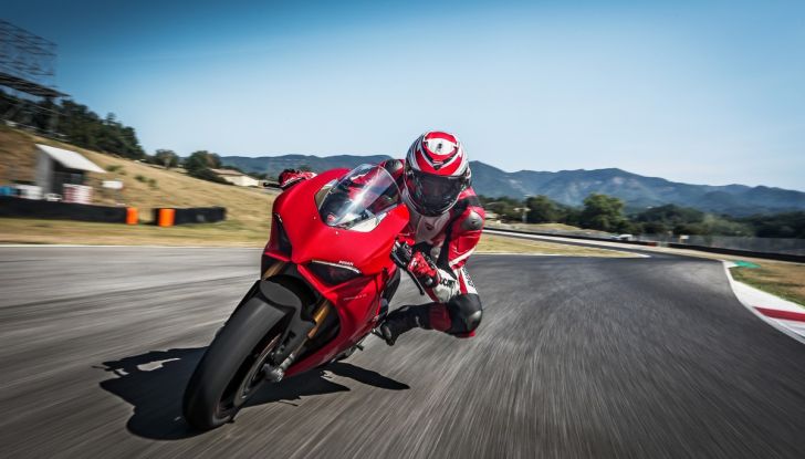 Ducati Panigale V4: tutto quello che c’è da sapere - Foto 19 di 52