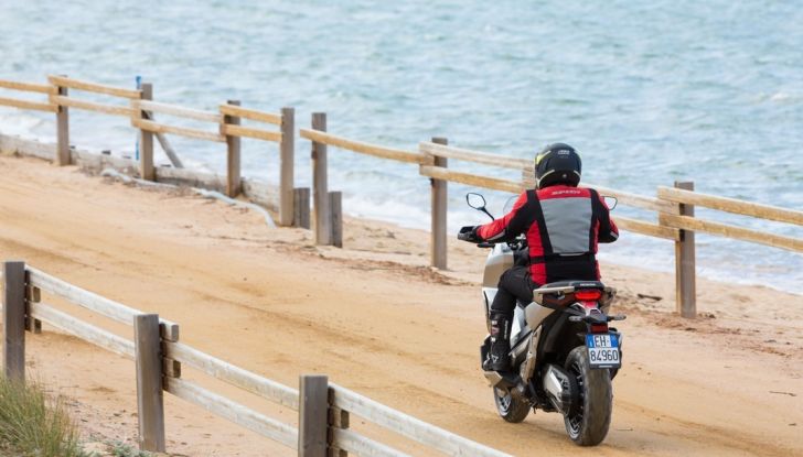 Honda X-ADV, prova su strada: 8 buoni motivi per cui ci è piaciuta - Foto 4 di 35
