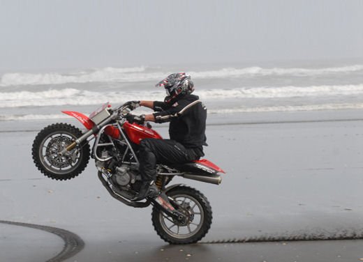 Ducati 999 Beach Racer: una superbike diventa una off-road da spiaggia