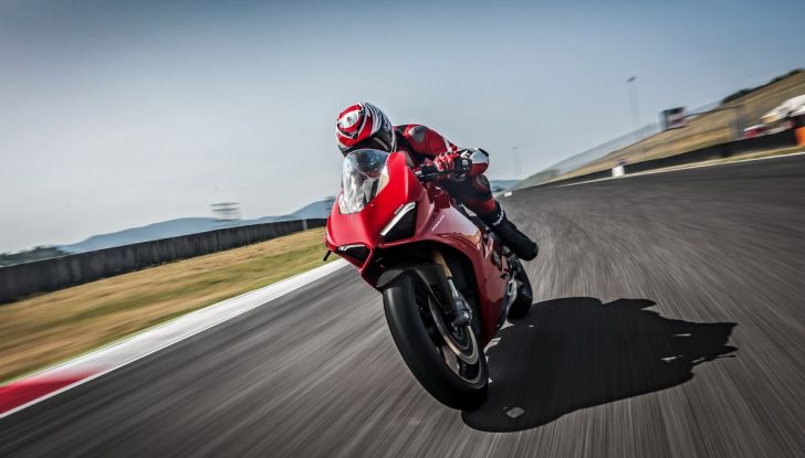 Ducati Panigale V4: tutto quello che c’è da sapere - Foto 20 di 52