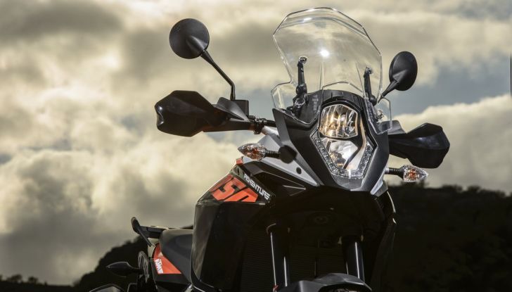 KTM 1050 Adventure: Prova su strada, prestazioni e prezzo - Foto 35 di 48