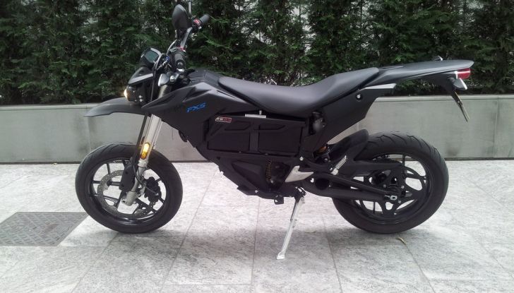 Prova su strada: Zero Motorcycles FXS 11 kW: la “125” elettrica - Foto 4 di 37