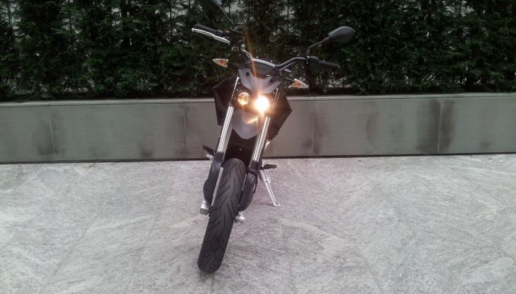Prova su strada: Zero Motorcycles FXS 11 kW: la “125” elettrica - Foto 7 di 37