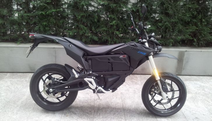 Prova su strada: Zero Motorcycles FXS 11 kW: la “125” elettrica - Foto 12 di 37