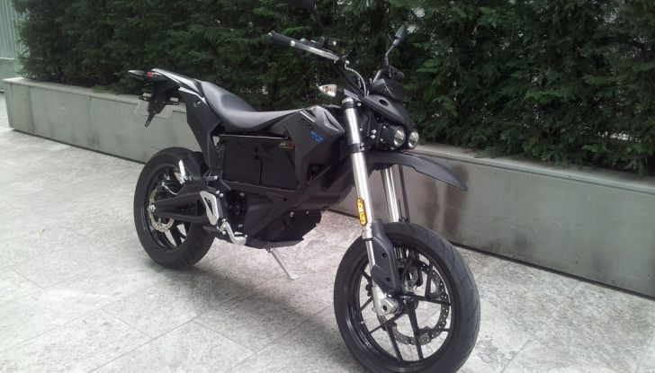 Prova su strada: Zero Motorcycles FXS 11 kW: la “125” elettrica - Foto 13 di 37