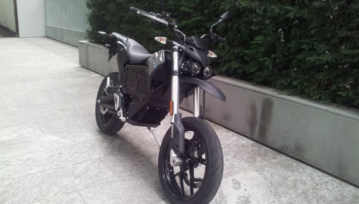 Prova su strada: Zero Motorcycles FXS 11 kW: la “125” elettrica - Foto 16 di 37