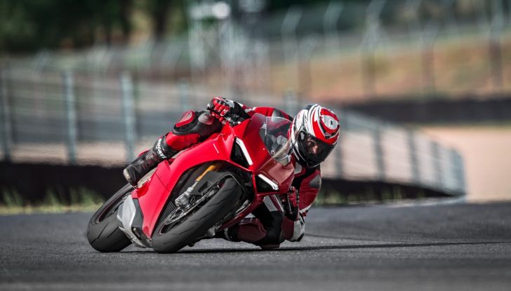 Ducati Panigale V4: tutto quello che c’è da sapere - Foto 21 di 52