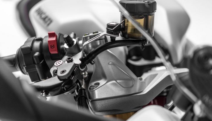 Nuova Ducati SuperSport 2017: sportiva senza limiti - Foto 24 di 30