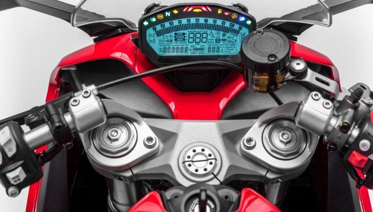 Nuova Ducati SuperSport 2017: sportiva senza limiti - Foto 2 di 30