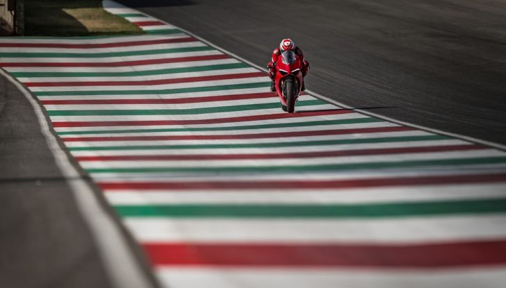 Ducati Panigale V4: tutto quello che c’è da sapere - Foto 4 di 52