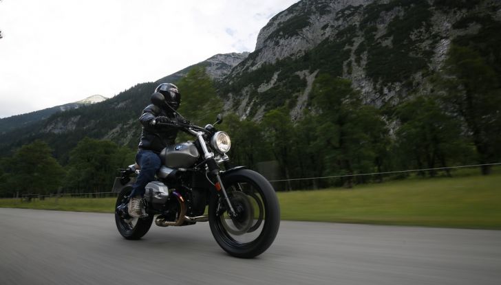 Prova della nuova BMW nineT Scrambler: due ruote selvaggia! - Foto 5 di 22