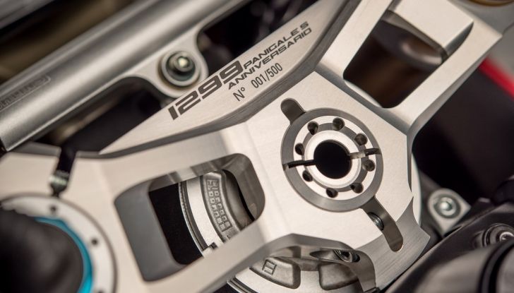 Ducati 1299 Panigale S Anniversario, il 90° celebrato in grande stile - Foto 8 di 12