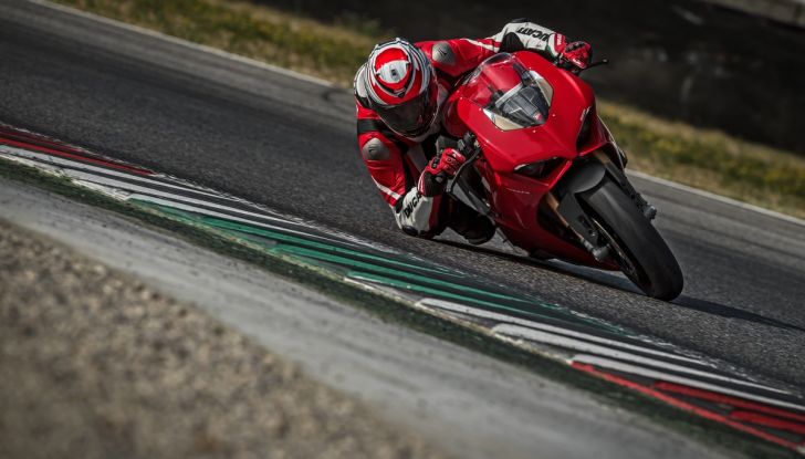 Ducati Panigale V4: tutto quello che c’è da sapere - Foto 9 di 52