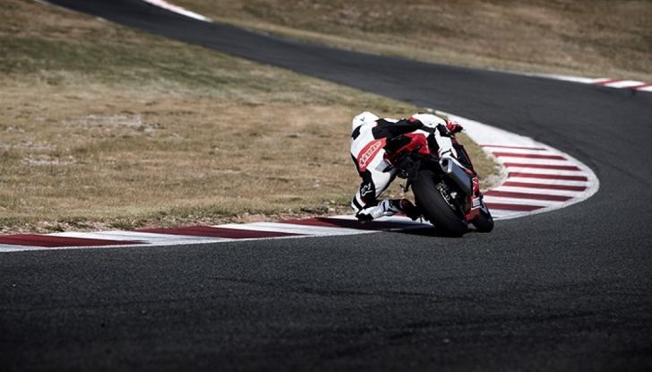 Nuova Honda CBR 1000RR 2017, 25° anniversario Fireblade - Foto 8 di 19