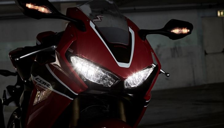 Nuova Honda CBR 1000RR 2017, 25° anniversario Fireblade - Foto 13 di 19