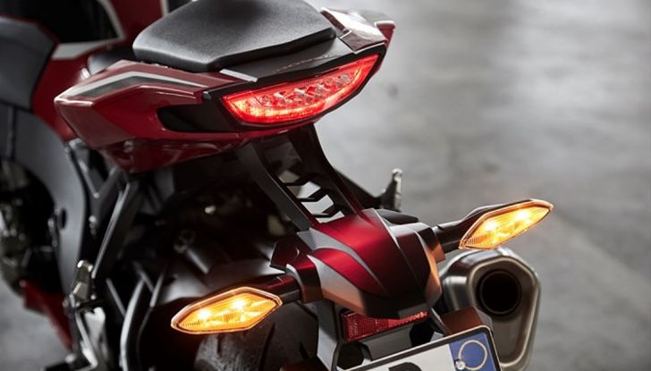 Nuova Honda CBR 1000RR 2017, 25° anniversario Fireblade - Foto 14 di 19